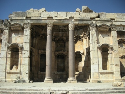 2009 09 13 Liban Baalbeck Temple de Bacchus DSCN2497