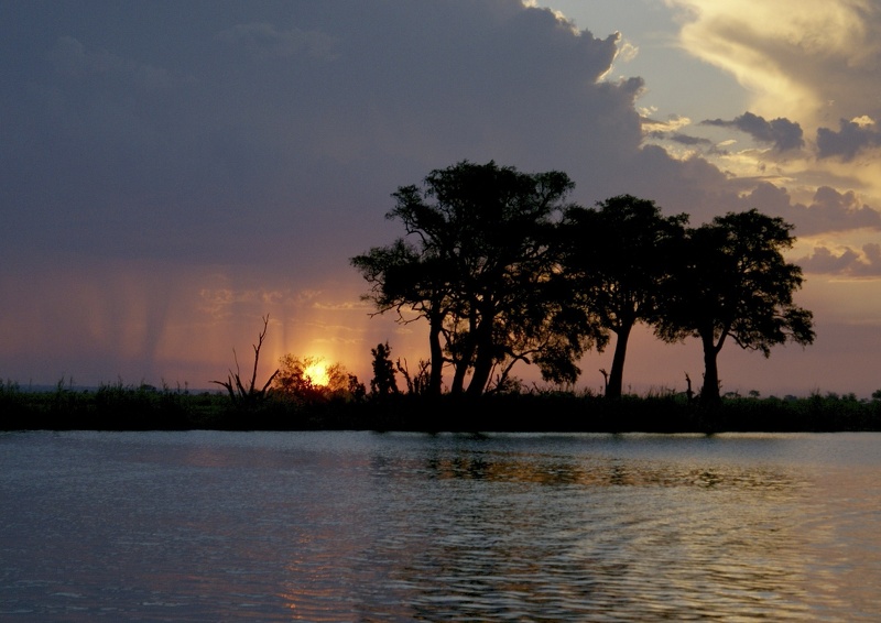 Namibie Botswana- Orage sur fleuve Chobé
