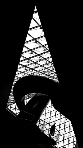 Escalier de la Pyramide du Louvre