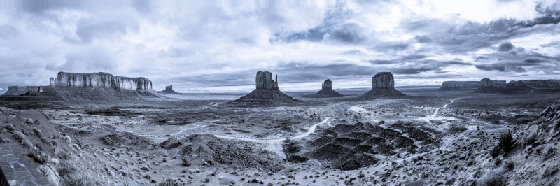 Monument valley-2617-V2-Panorama-HDR.jpg